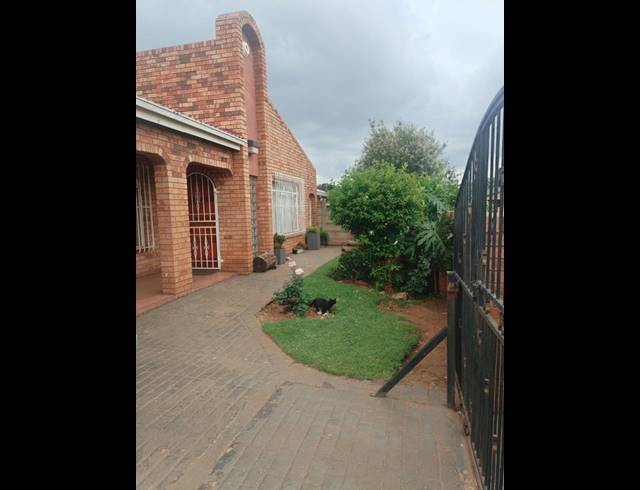 3 BEDROOM HOUSE FOR SALE IN ELDORADO PARK